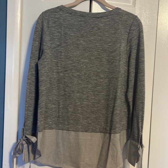 NWOT LOFT gray layered look shirt with tie cuff sleeves size XS - Picture 8 of 8